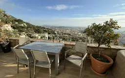 appartement 5 pièces à Toulon (83200) — photo 2