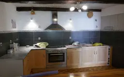 appartement 6 pièces à Belgentier (83210)