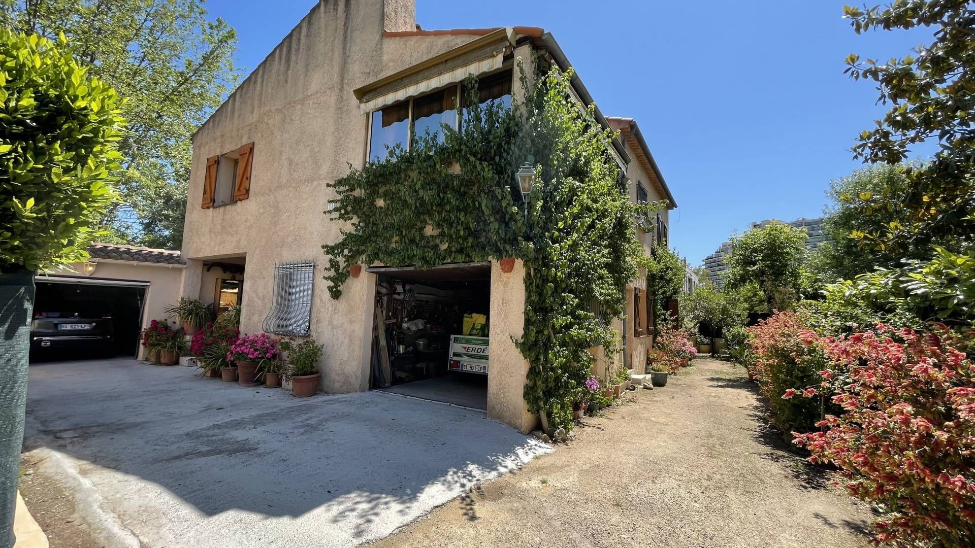 Viager Semi-LIBRE dans un an sur 500m² de Terrain