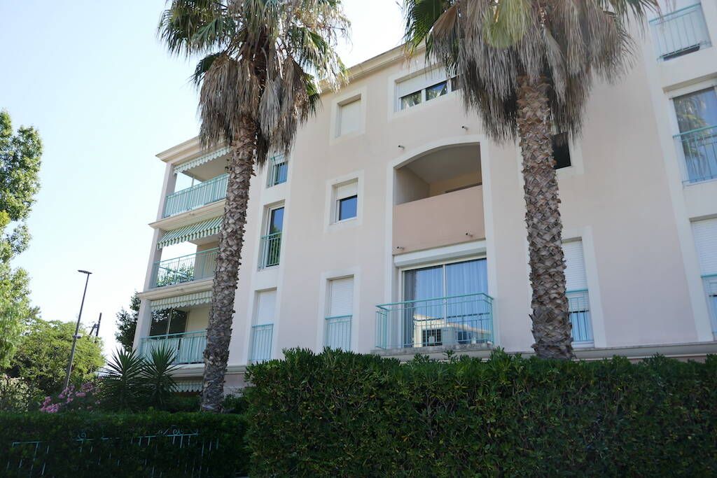 💎 Vente en Nue-Propriété – Usufruit Viager Réservé sur F80ans - Appartement F2/3 de standing à Sanary-sur-Mer (83110)