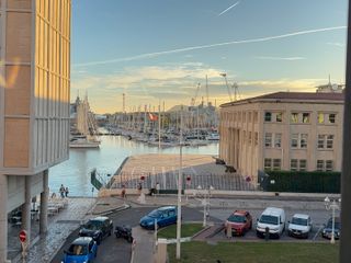 Toulon, port : immeuble de rapport entièrement loué, vente à terme libre sur 10 ans